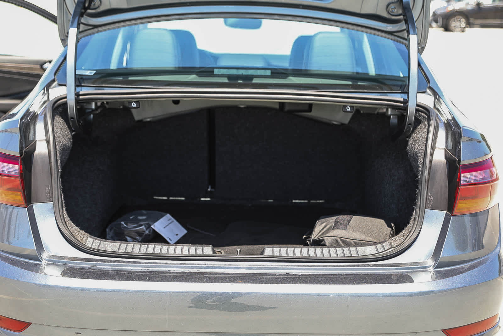 Used 2019 Volkswagen Jetta SEL Premium FWD image 24