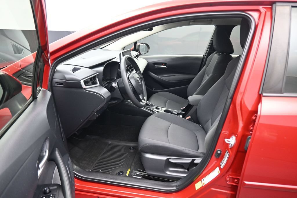 Used 2021 Toyota Corolla LE FWD image 11
