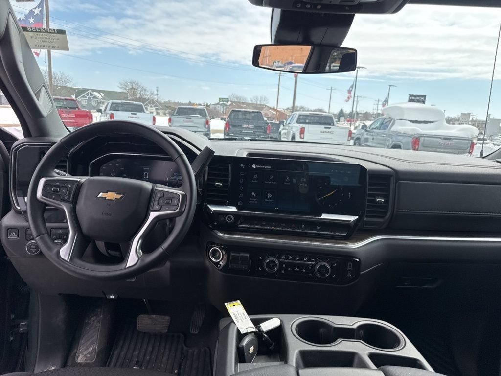 Used 2025 Chevrolet Silverado 1500 LT AWD/4WD image 40
