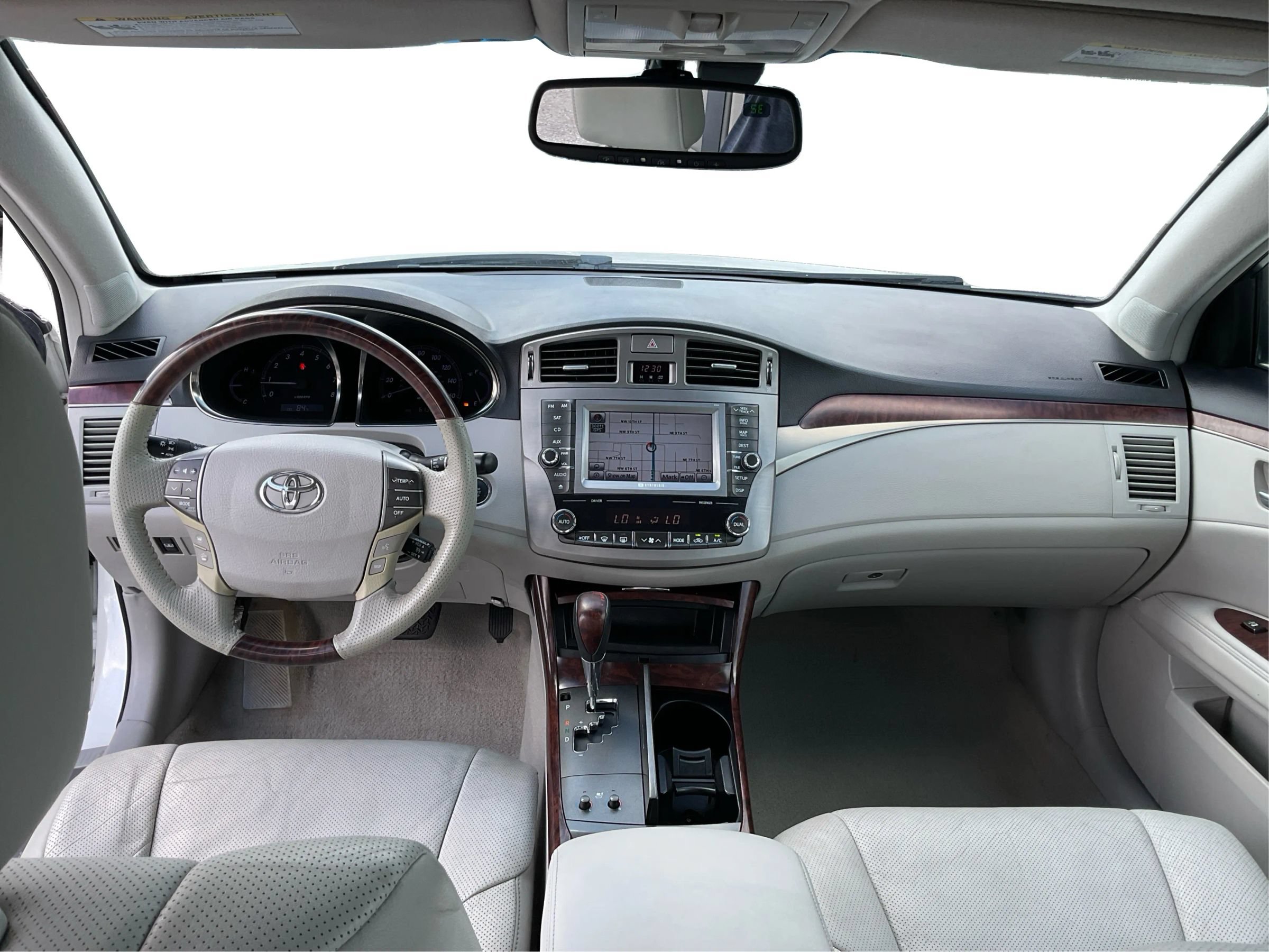 Used 2012 Toyota Avalon Limited FWD image 21