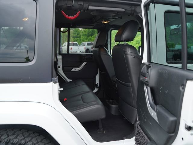 Used 2018 Jeep Wrangler Unlimited Sahara AWD/4WD image 21