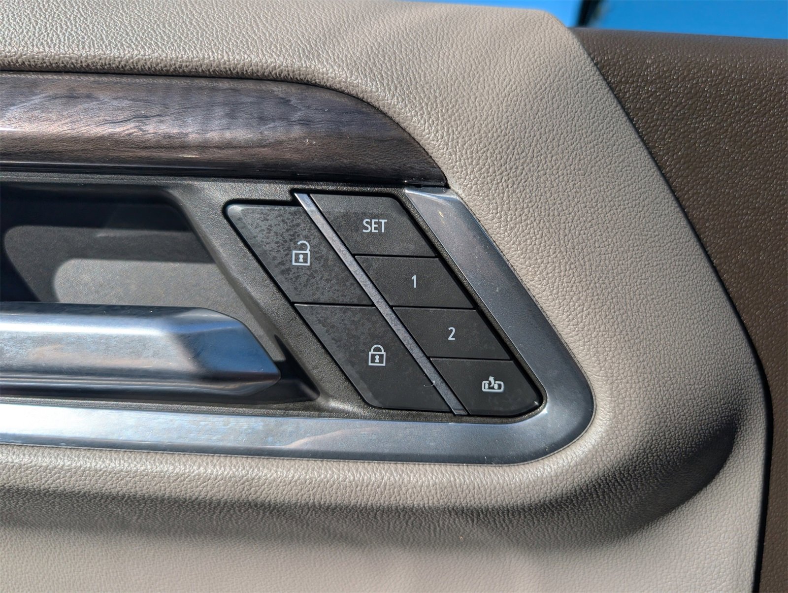 Used 2023 Chevrolet Silverado 1500 LTZ w/ LTZ Premium Package image 28