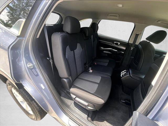 Used 2022 Kia Sorento LX AWD/4WD image 29