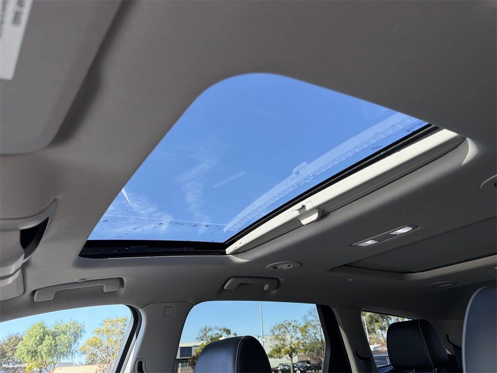 Used 2021 Buick Enclave Avenir w/ Avenir Technology Package image 6