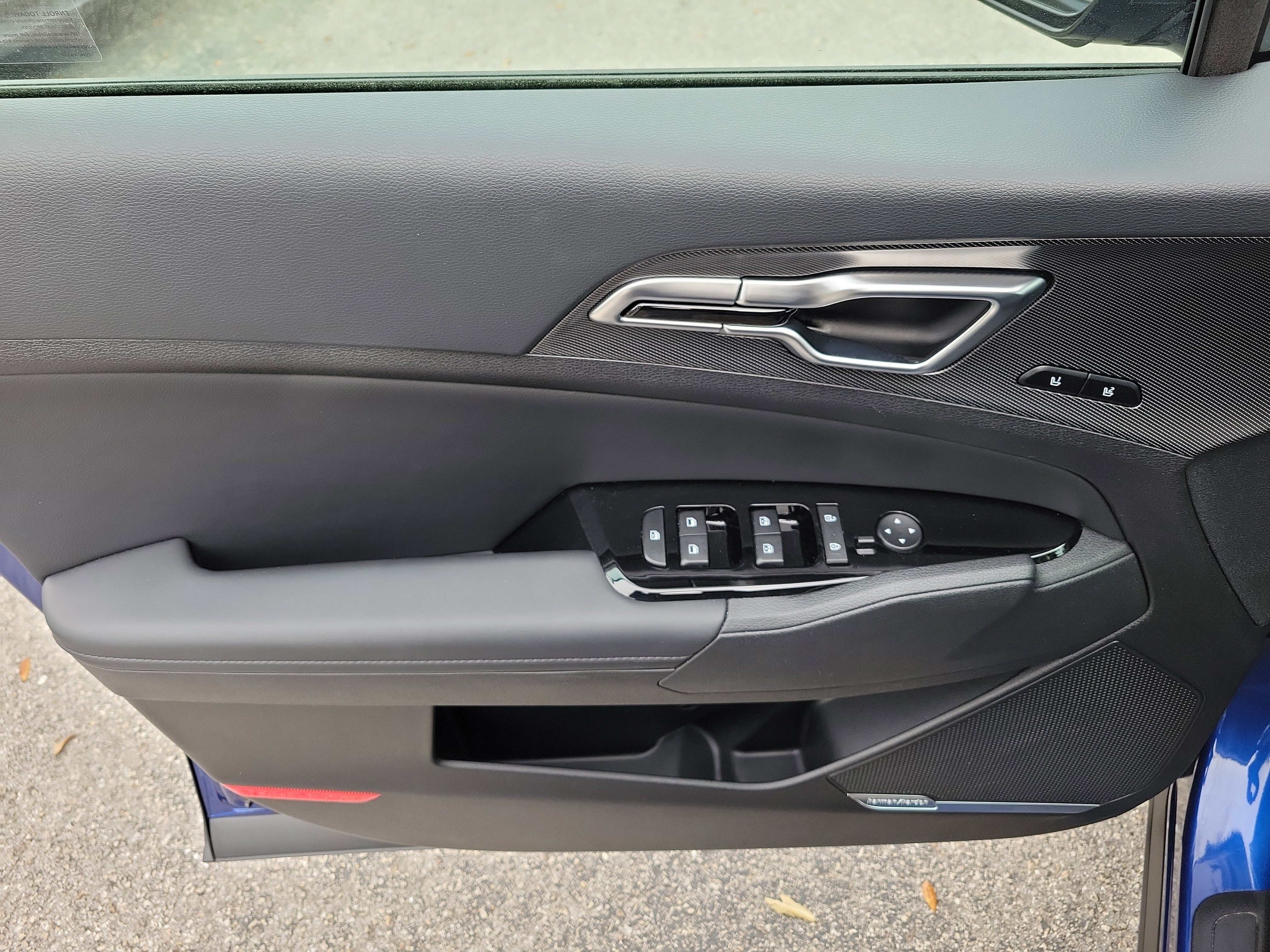 Certified 2025 Kia Sportage SX image 22