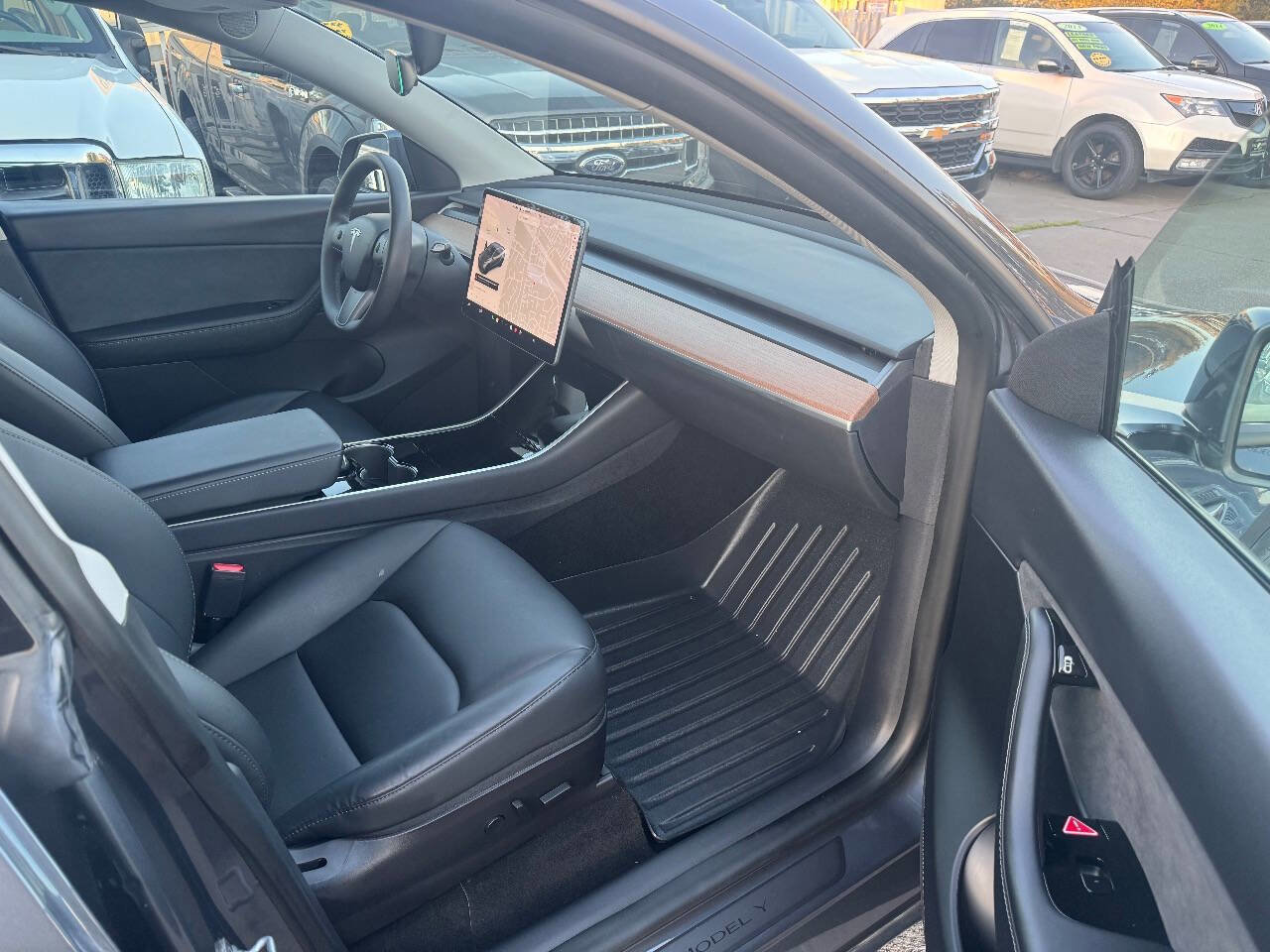 Used 2020 Tesla Model Y Long Range image 15