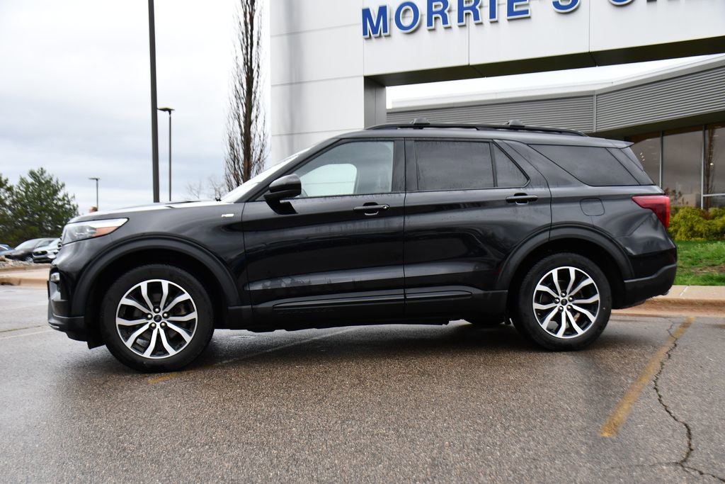 Used 2023 Ford Explorer ST-Line w/ Class IV Trailer Tow Package AWD/4WD image 2