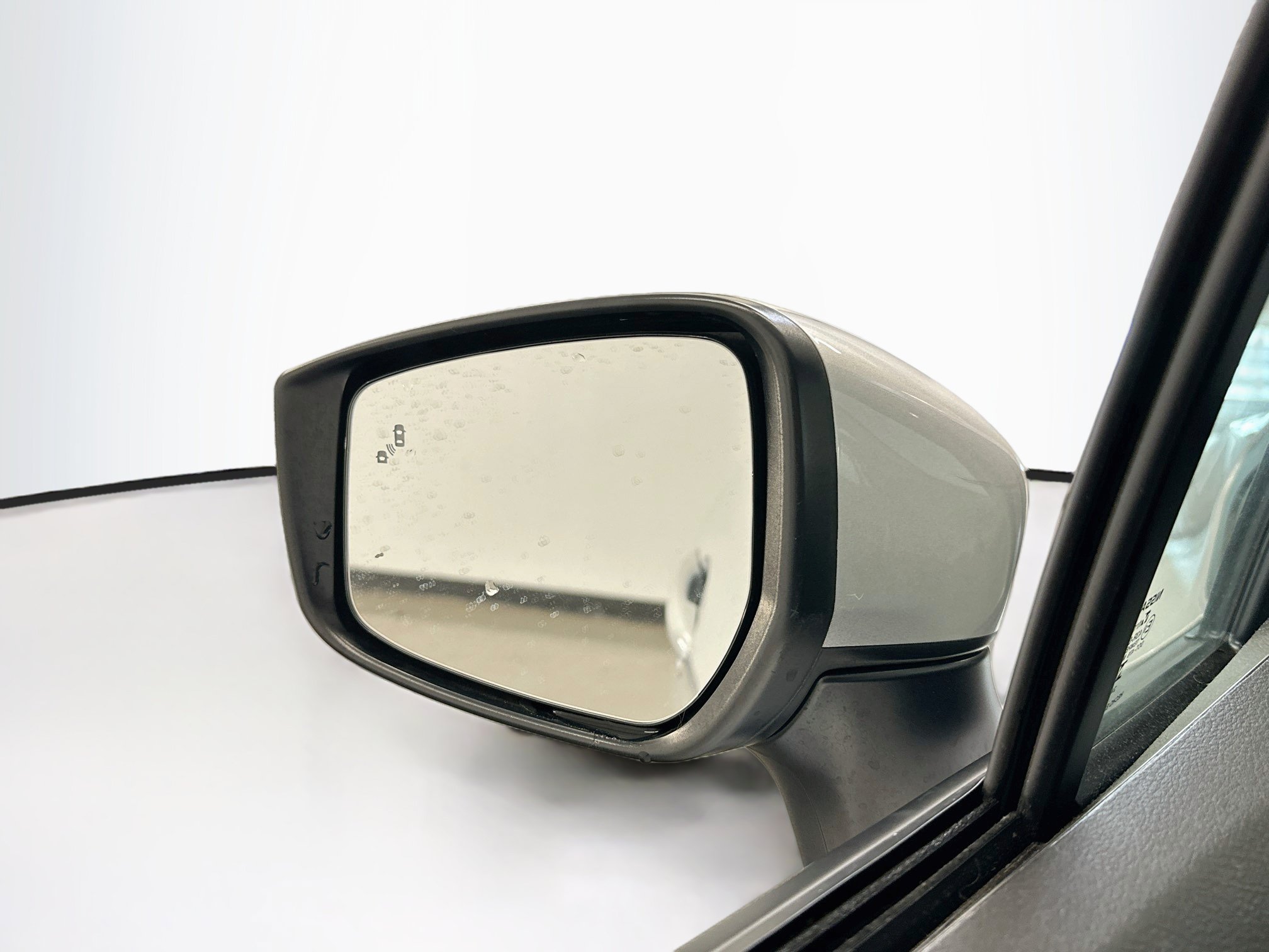 Used 2025 Nissan Versa SV FWD image 16