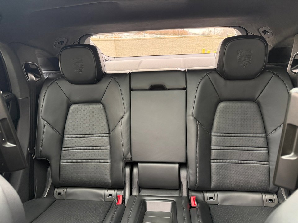New 2026 Porsche Cayenne GTS image 24