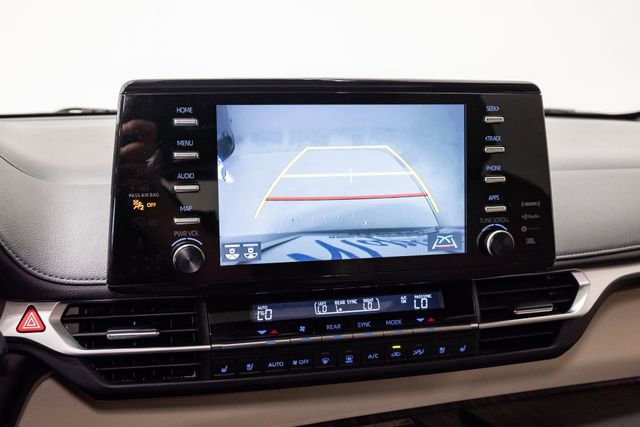 Used 2021 Toyota Sienna Limited FWD image 16