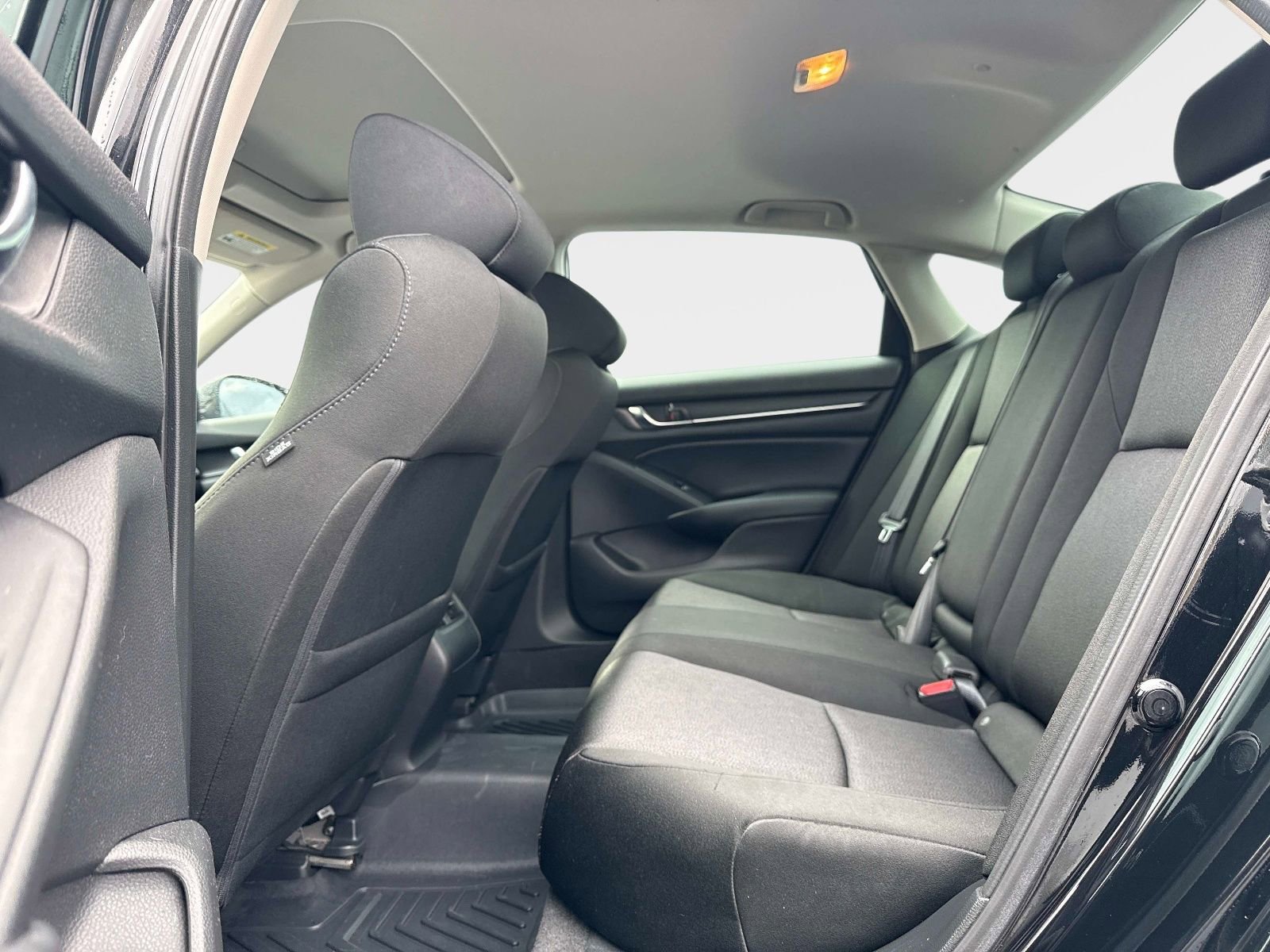 Used 2018 Honda Accord EX image 12