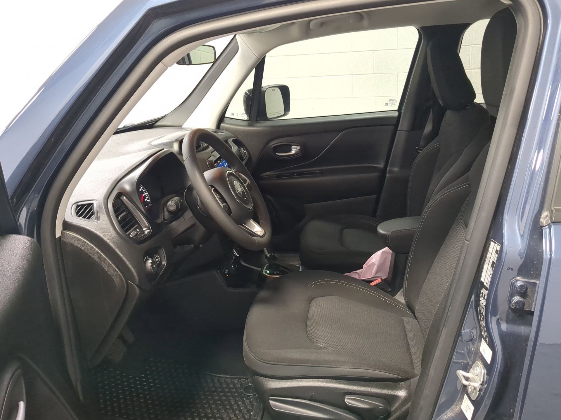 Certified 2023 Jeep Renegade Altitude image 18