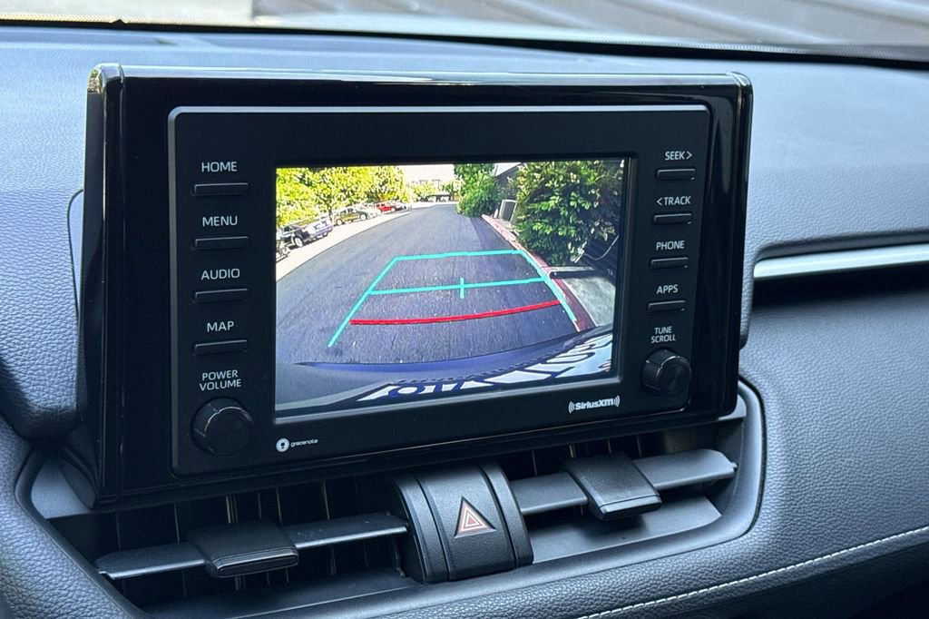 Used 2020 Toyota RAV4 XLE w/ XLE Grade Weather Package AWD/4WD image 19