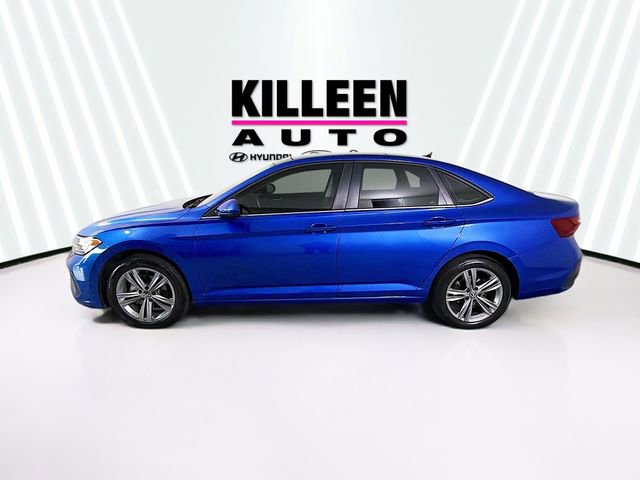 Used 2023 Volkswagen Jetta SE image 4