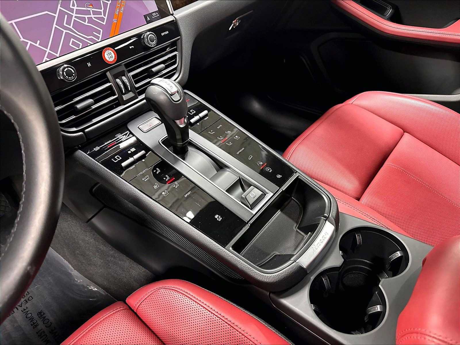Used 2026 Porsche Macan AWD/4WD image 19