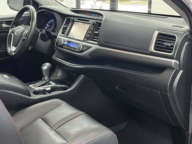 Used 2019 Toyota Highlander SE AWD/4WD image 28