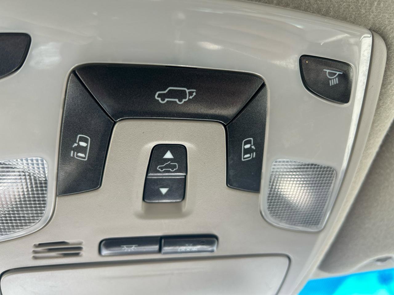 Used 2014 Toyota Sienna XLE w/ Entertainment Package FWD image 29