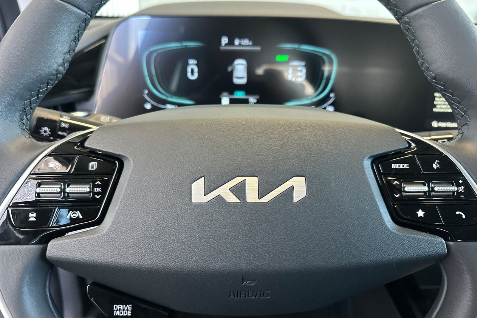 New 2026 Kia Niro EX FWD image 24