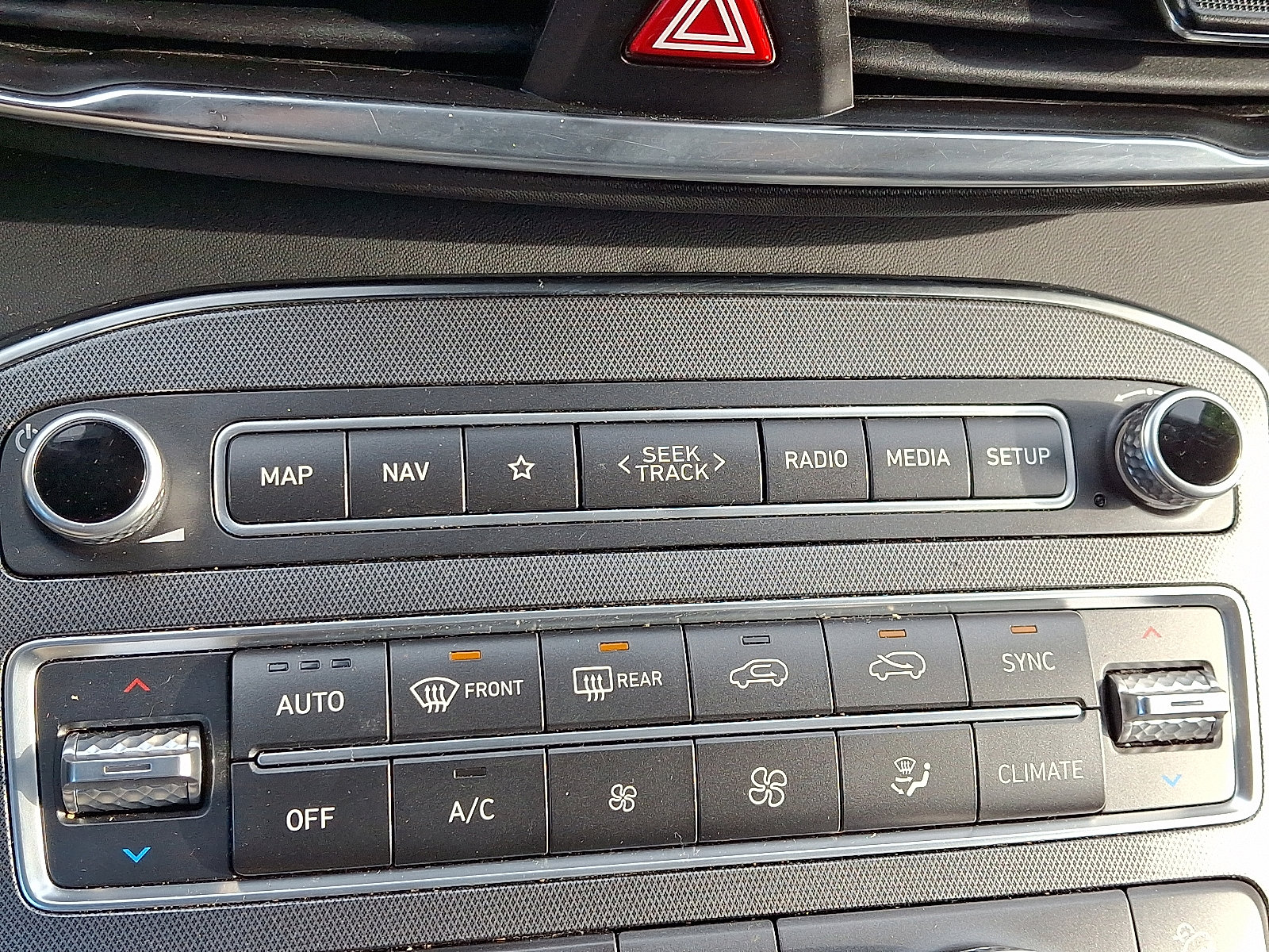 Used 2021 Hyundai Santa Fe Calligraphy image 17