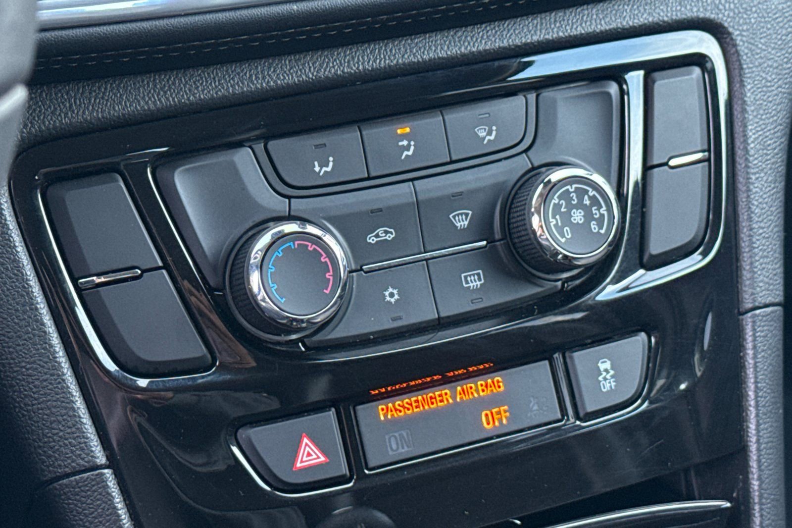 Used 2020 Buick Encore Preferred w/ Safety Package FWD image 21