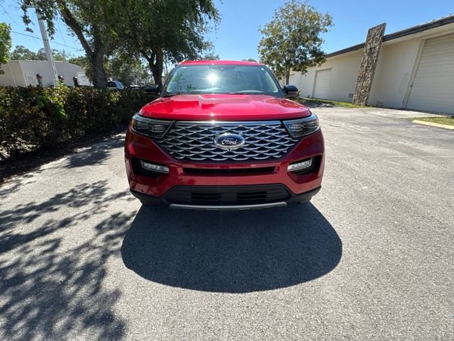 Used 2022 Ford Explorer Platinum w/ Technology Package AWD/4WD image 2