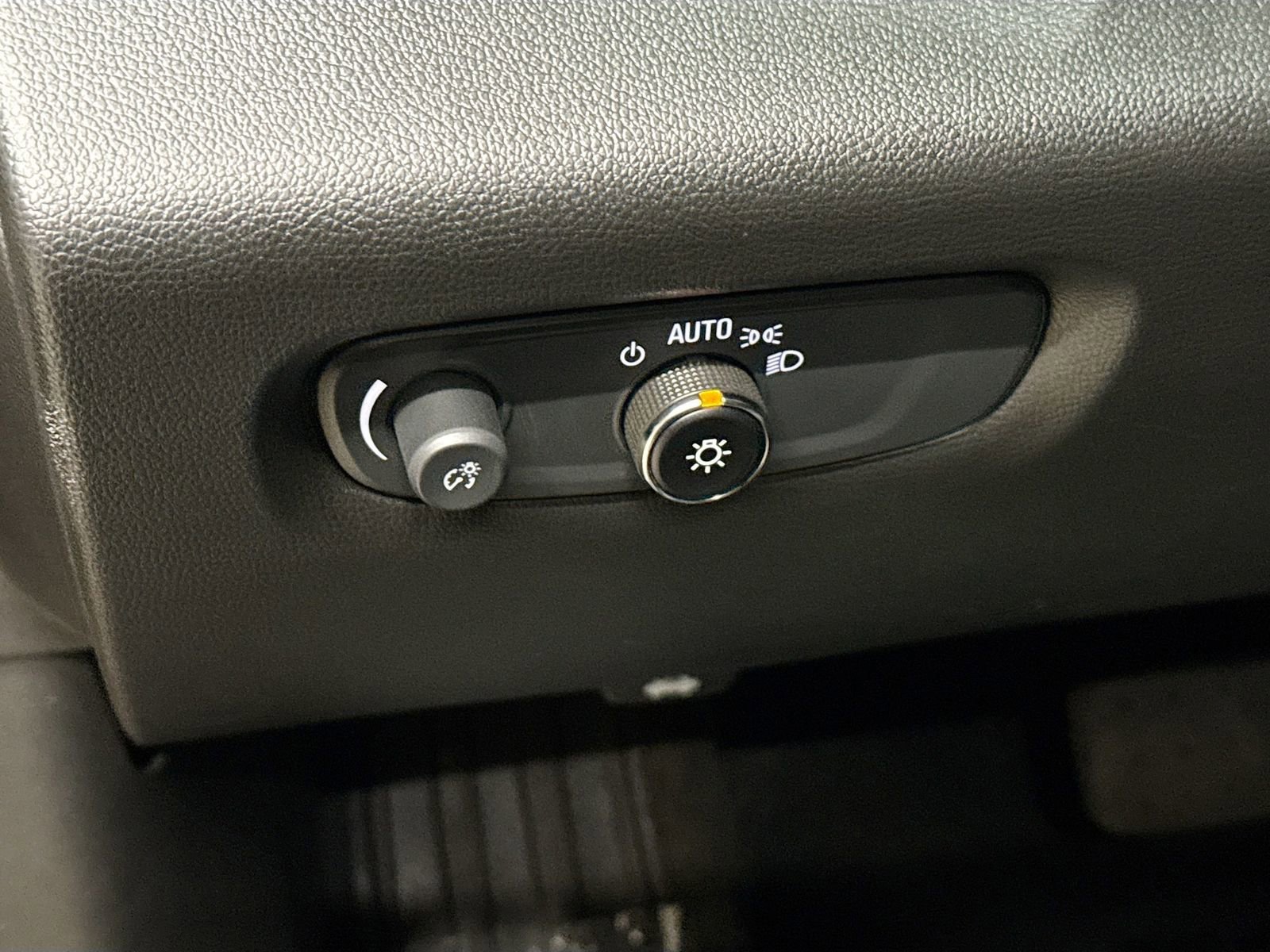 Used 2023 Chevrolet Traverse LT w/ LPO, Floor Liner Package image 13