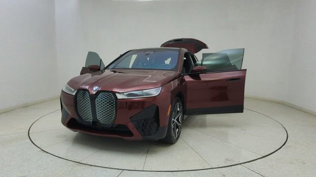 Used 2024 BMW iX xDrive50 w/ Premium Package AWD/4WD image 70