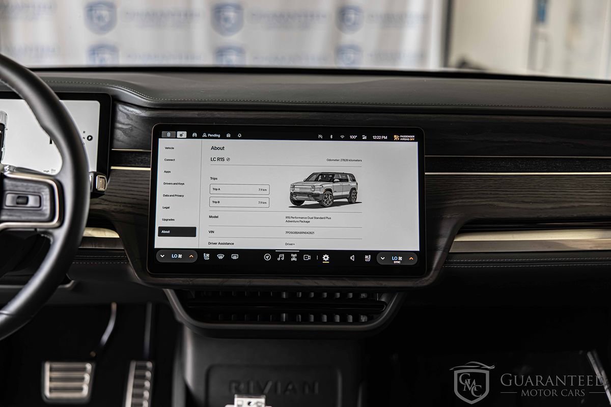 Used 2024 Rivian R1S Adventure image 39