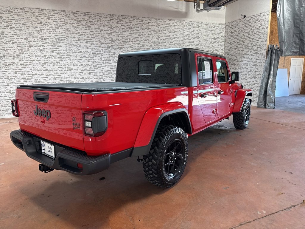Used 2024 Jeep Gladiator Willys image 7
