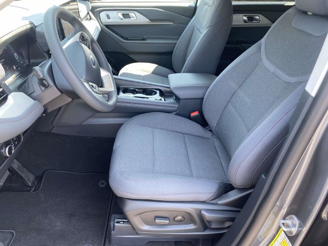 New 2026 Ford Explorer Active RWD image 13