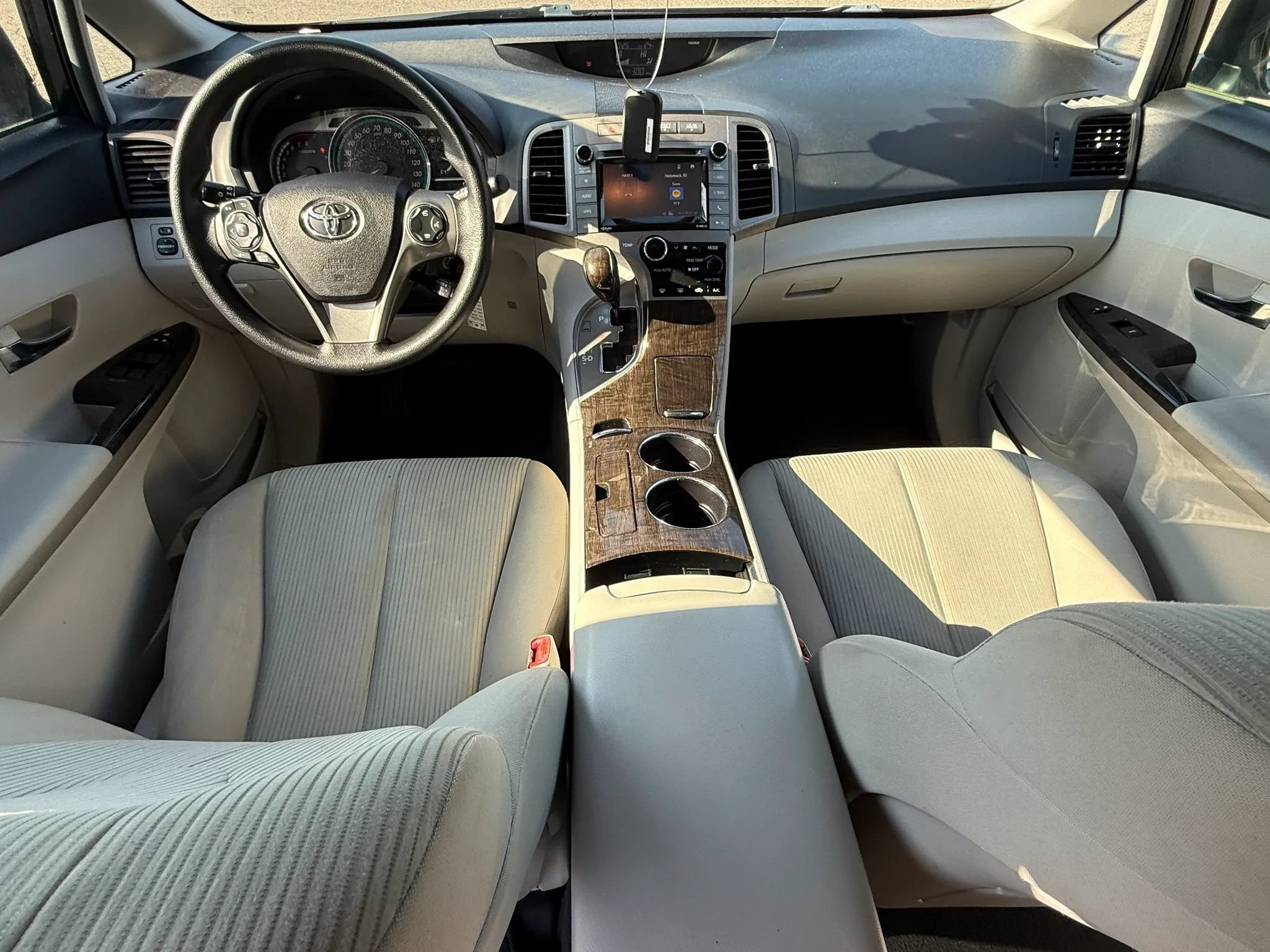 Used 2015 Toyota Venza LE AWD/4WD image 30