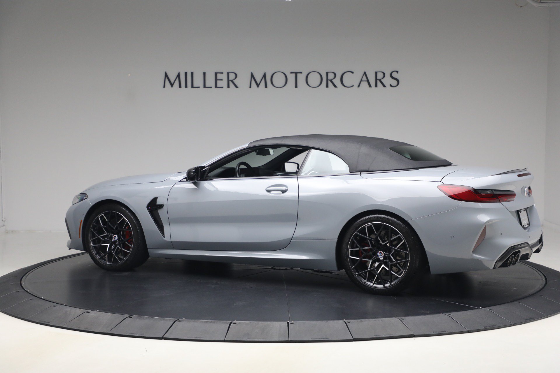 Used 2023 BMW M8 Competition w/ M Carbon Exterior Package AWD/4WD image 34