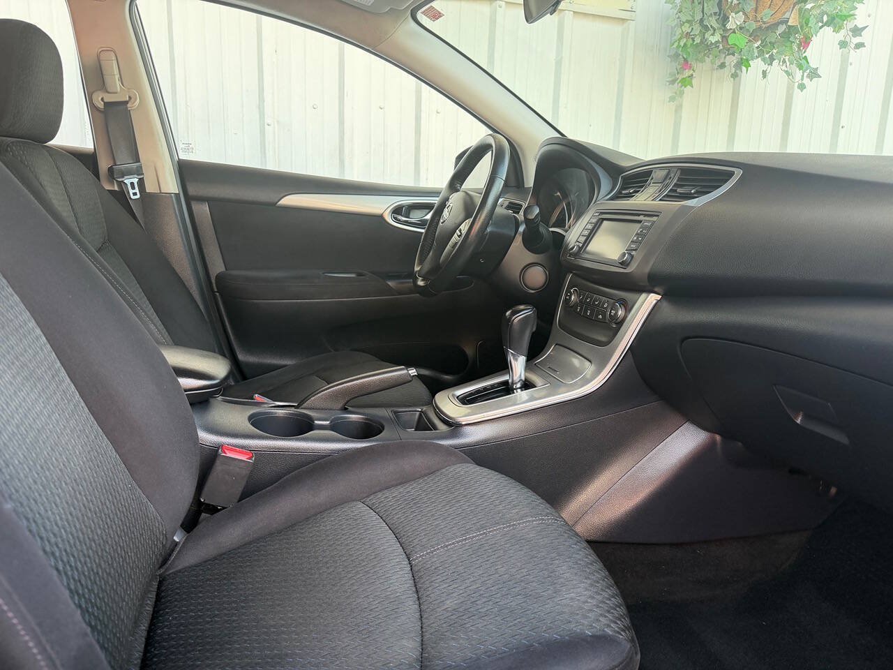 Used 2014 Nissan Sentra SR w/ SR Driver Package FWD image 13