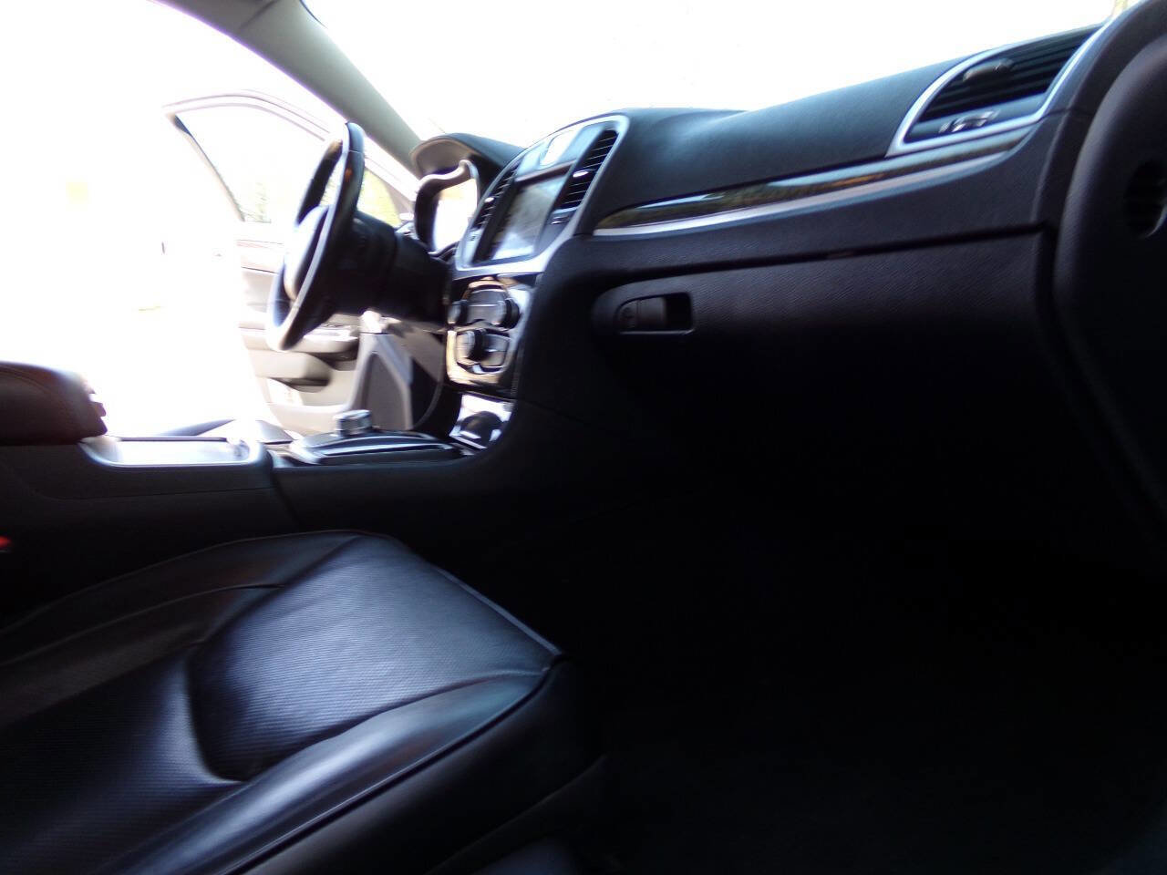 Used 2020 Chrysler 300 Limited image 25