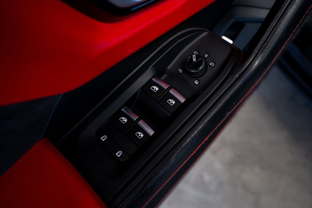 Used 2022 Lamborghini Urus AWD/4WD image 30