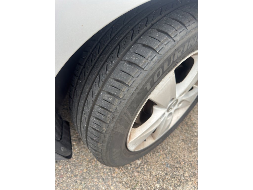 Used 2013 Hyundai Elantra GLS w/ Preferred Pkg image 8