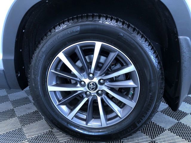Used 2019 Toyota Highlander XLE AWD/4WD image 19