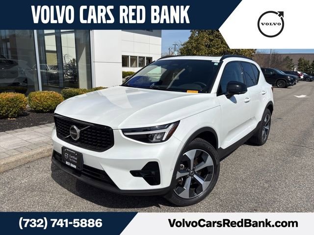 Used 2025 Volvo XC40 B5 Plus