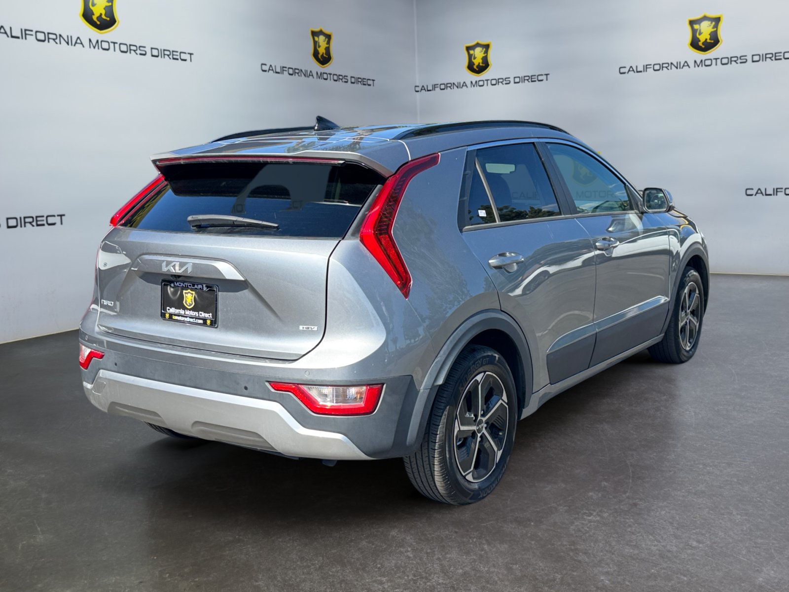 Used 2023 Kia Niro EX FWD image 5