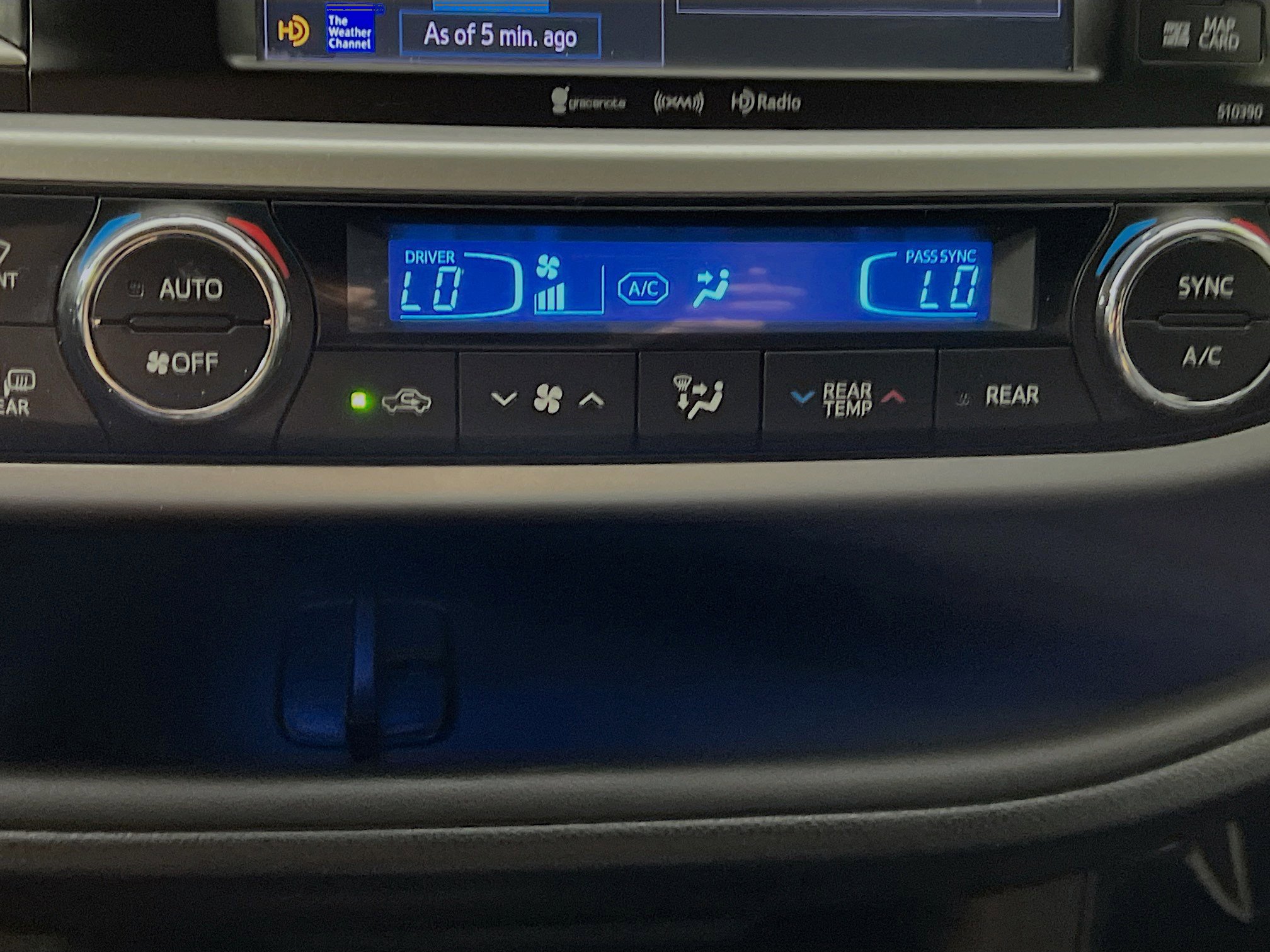 Used 2019 Toyota Highlander SE AWD/4WD image 26