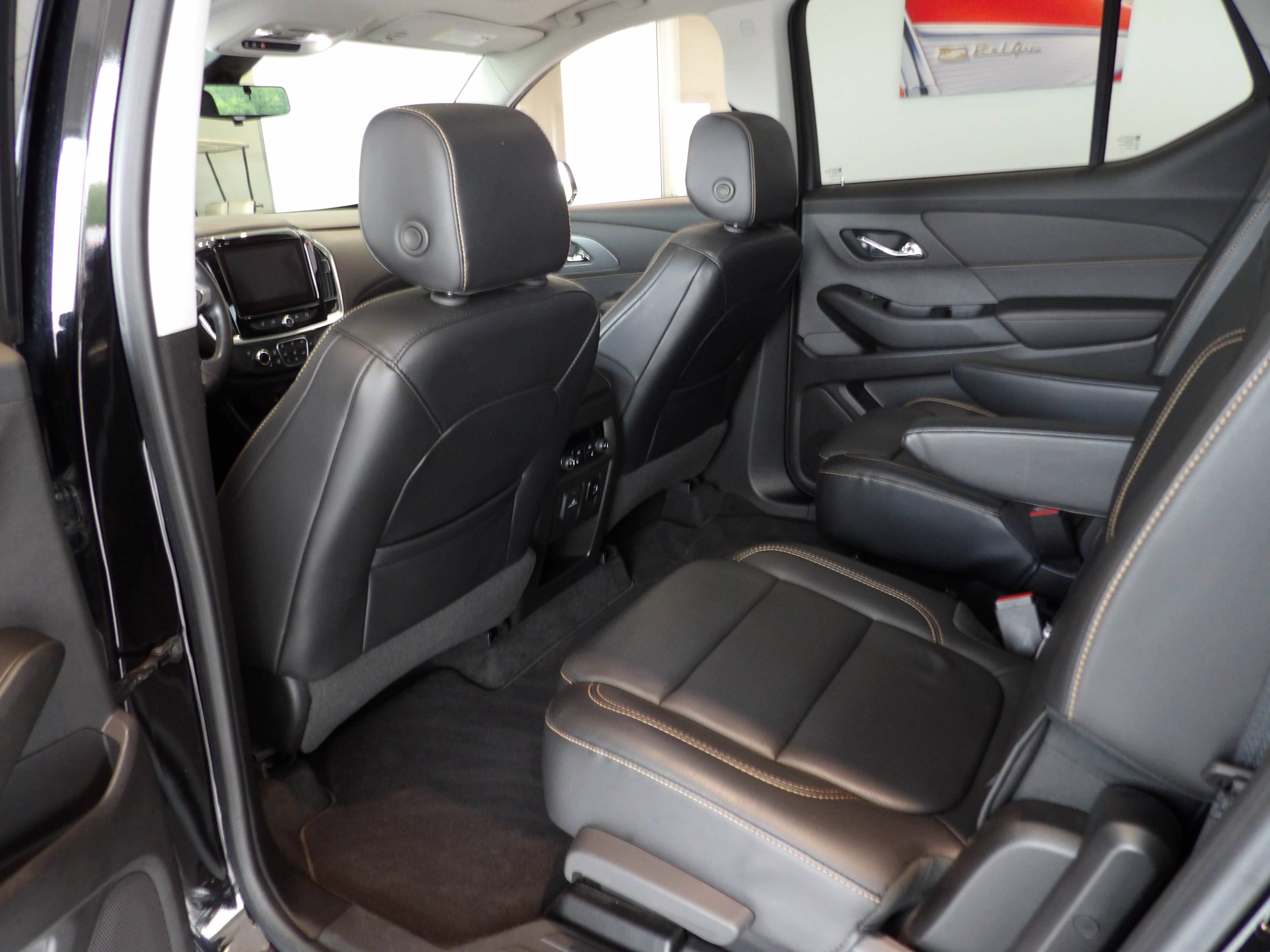 Used 2018 Chevrolet Traverse Premier AWD/4WD image 19