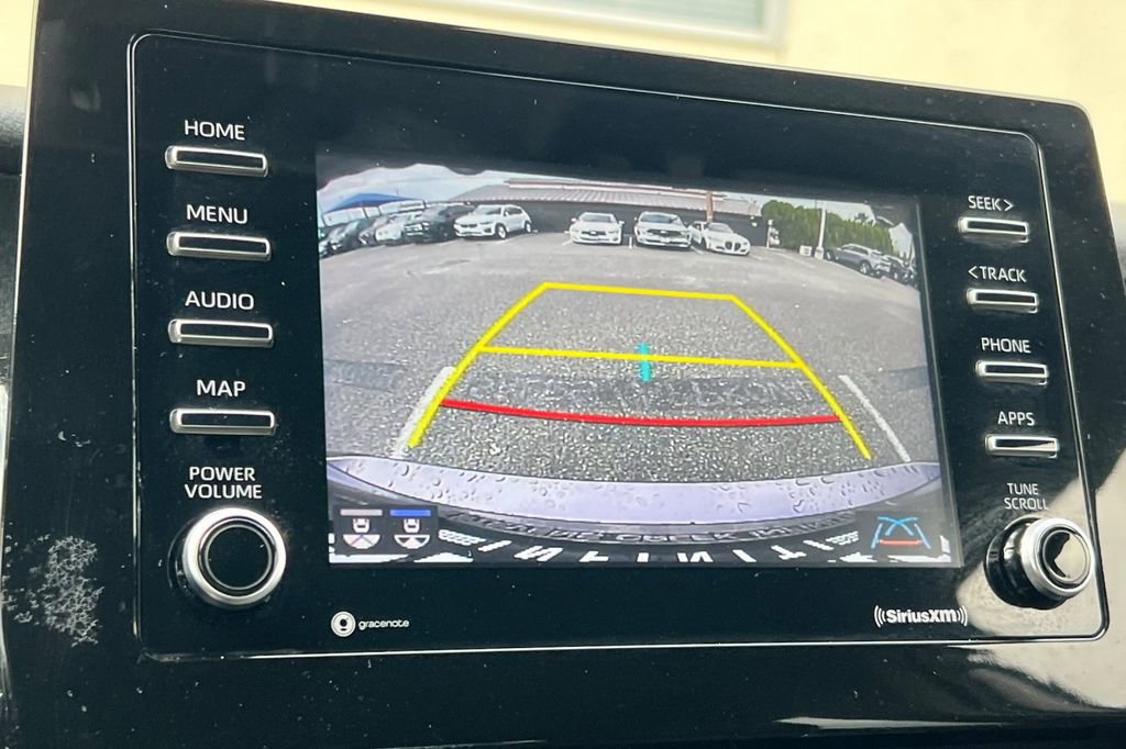 Used 2021 Toyota Camry SE w/ Convenience Package image 17