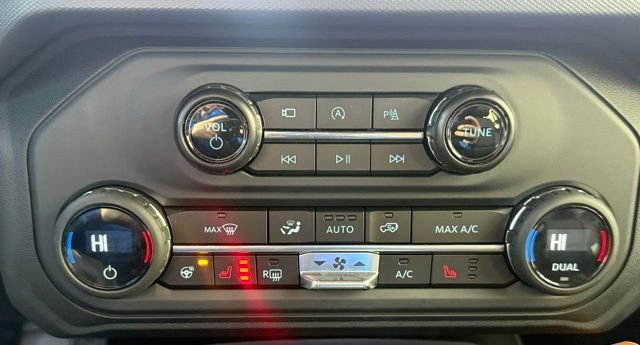 Used 2024 Ford Bronco Badlands image 14