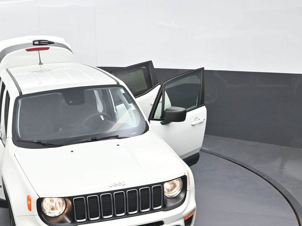 Used 2023 Jeep Renegade Latitude image 32