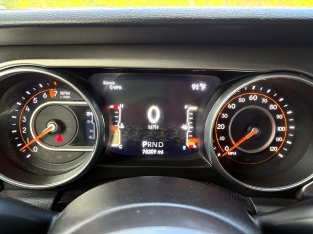 Used 2018 Jeep Wrangler Unlimited Sahara w/ LED Lighting Group AWD/4WD image 16