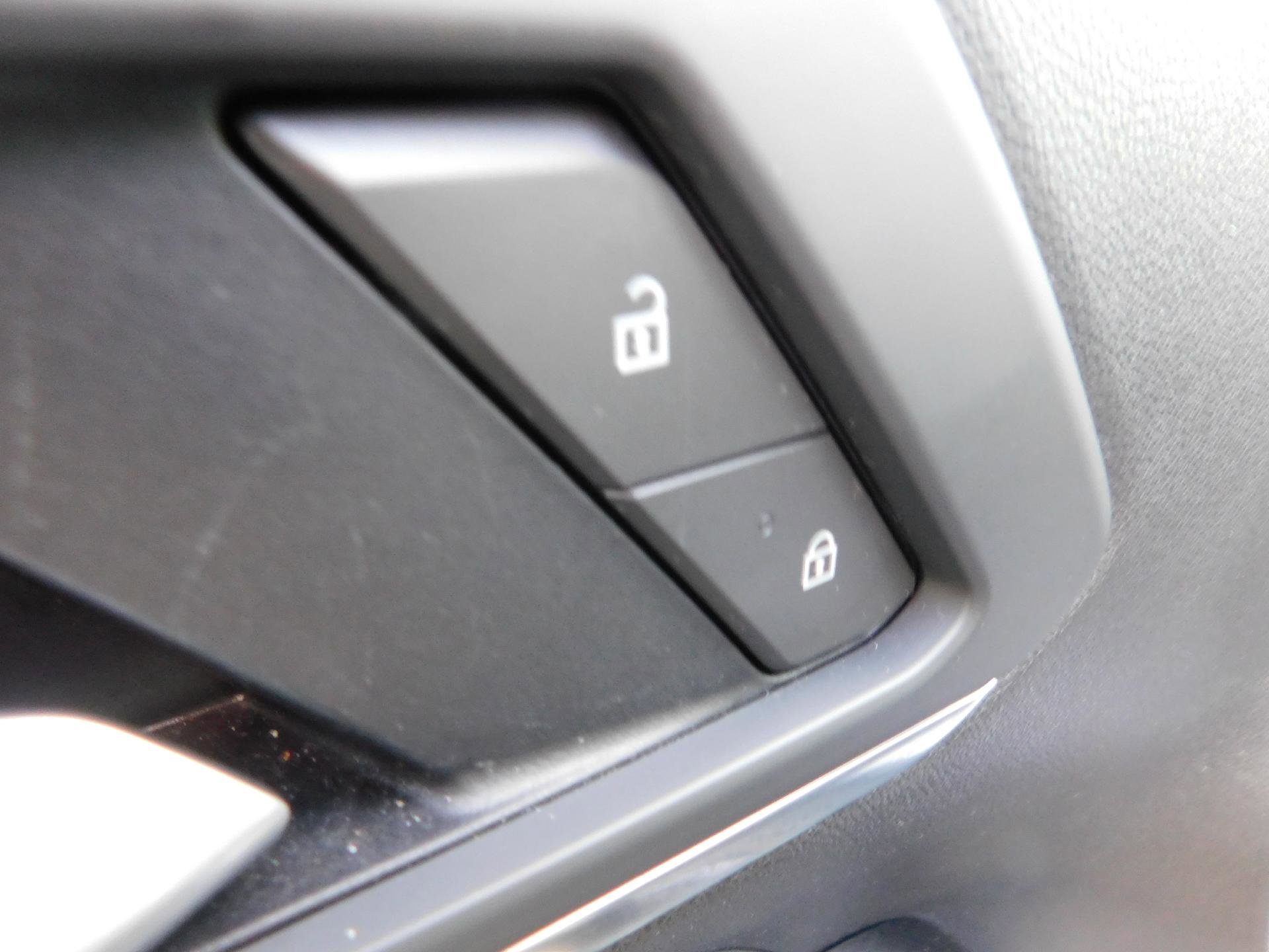 Used 2025 GMC Terrain Elevation image 22