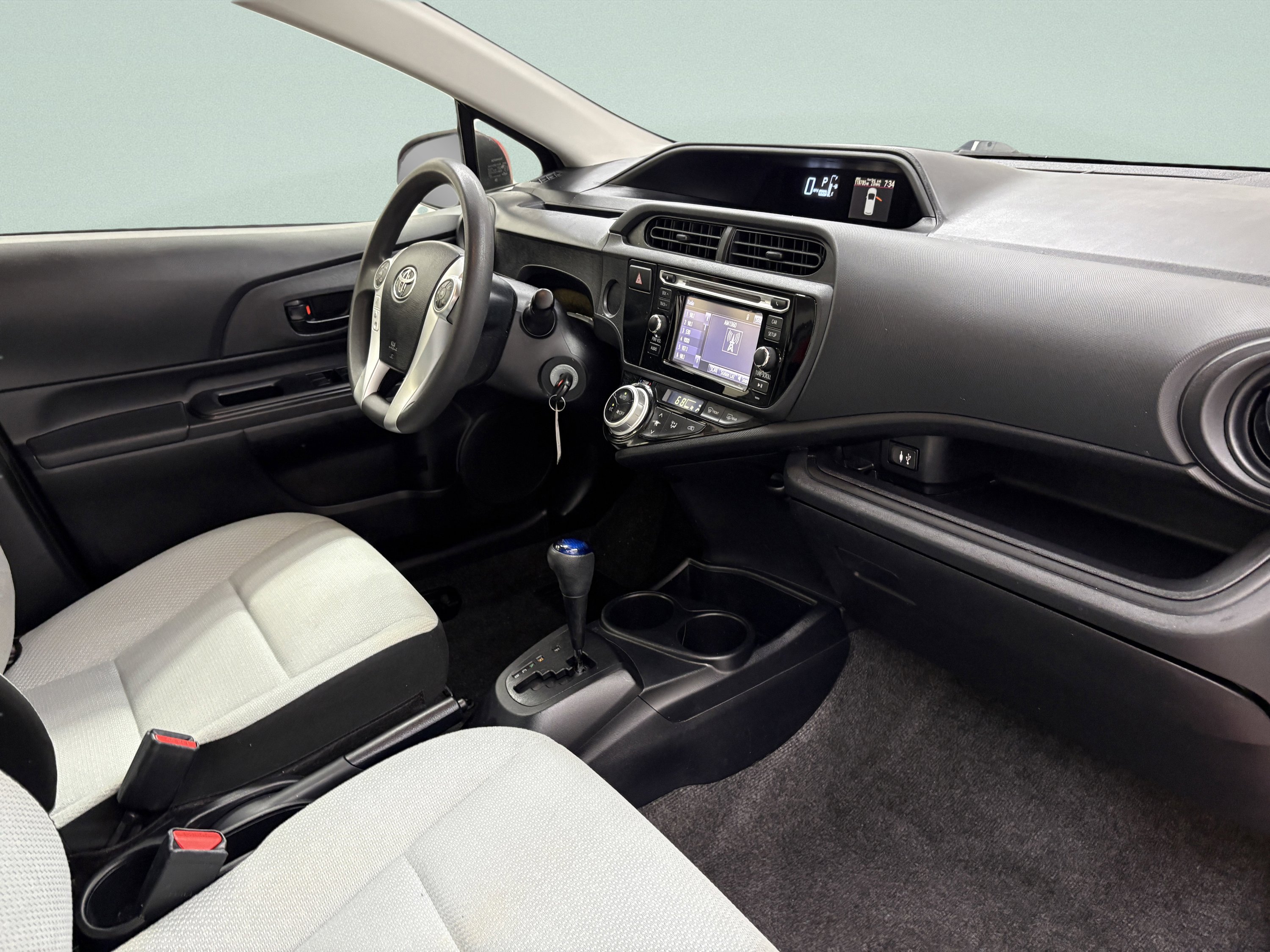 Used 2015 Toyota Prius C One FWD image 18