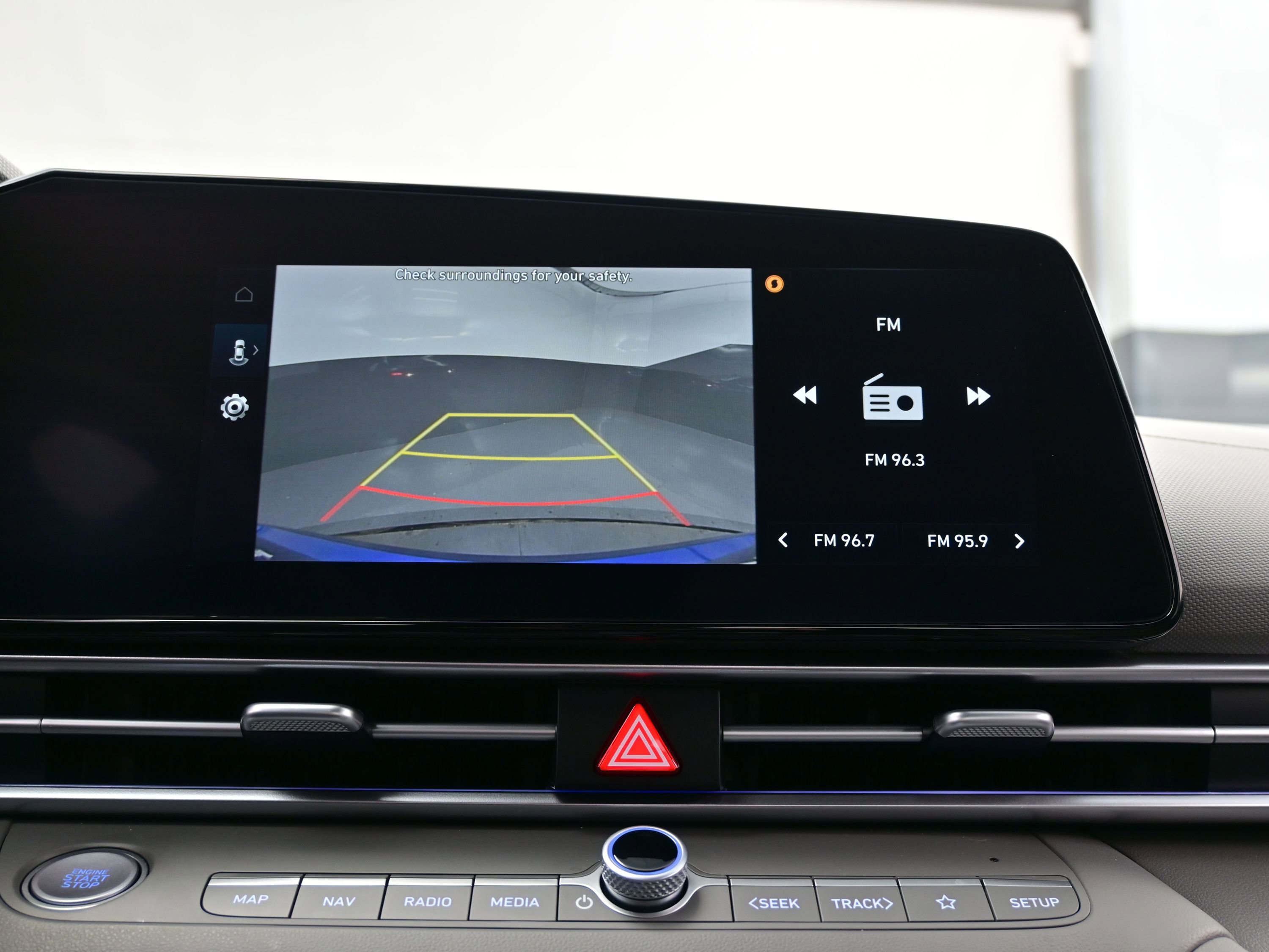 Certified 2025 Hyundai Elantra SEL image 18