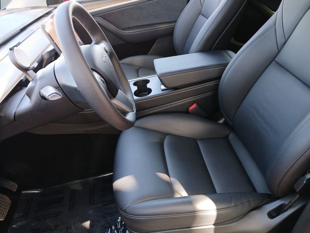 Used 2023 Tesla Model Y Long Range image 10