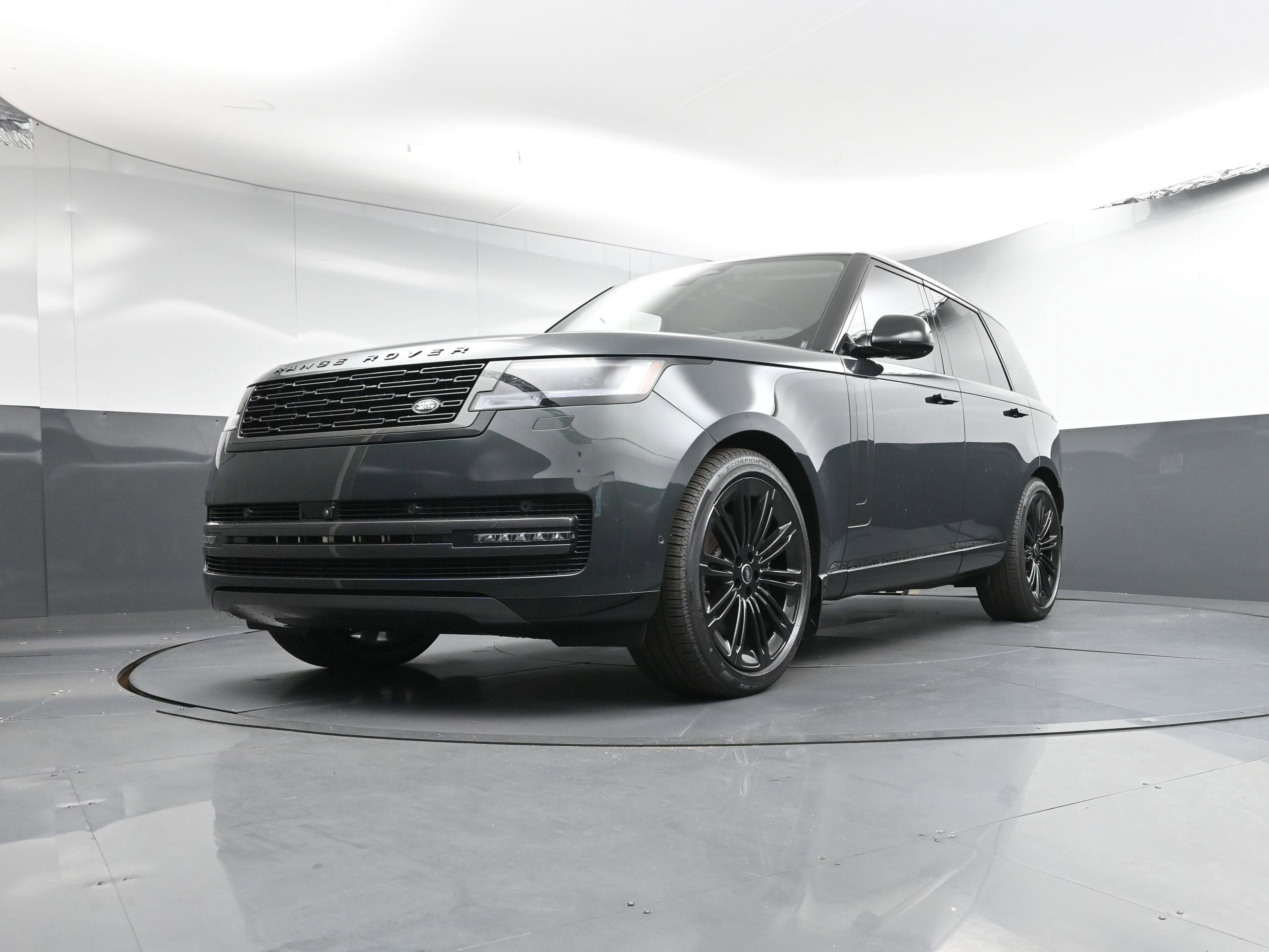 New 2025 Land Rover Range Rover SE image 25
